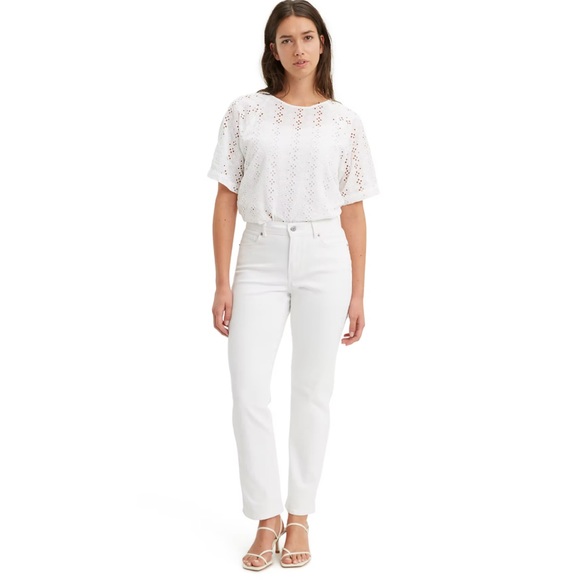 Levi's Denim - White Levi’s classics straight size 28 like new